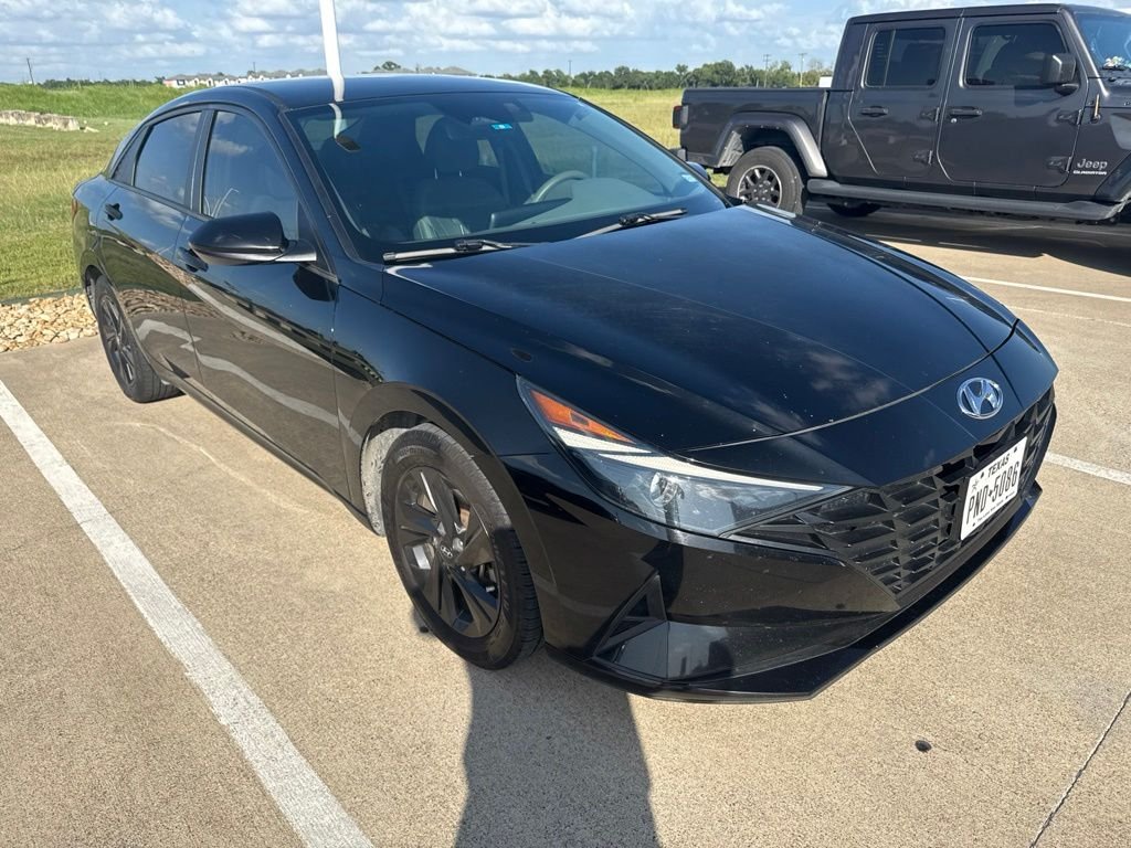 Used 2021 Black Hyundai SEL image 1