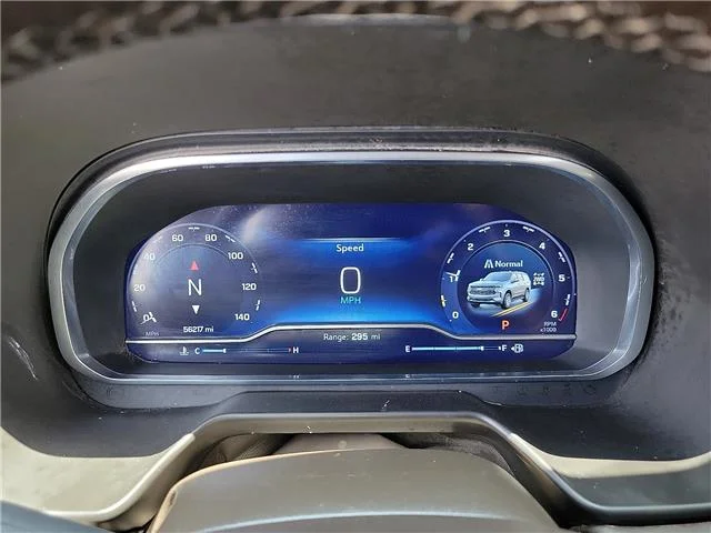 Used 2024 Midnight Blue Metallic Chevrolet Z71 4x4 image 18