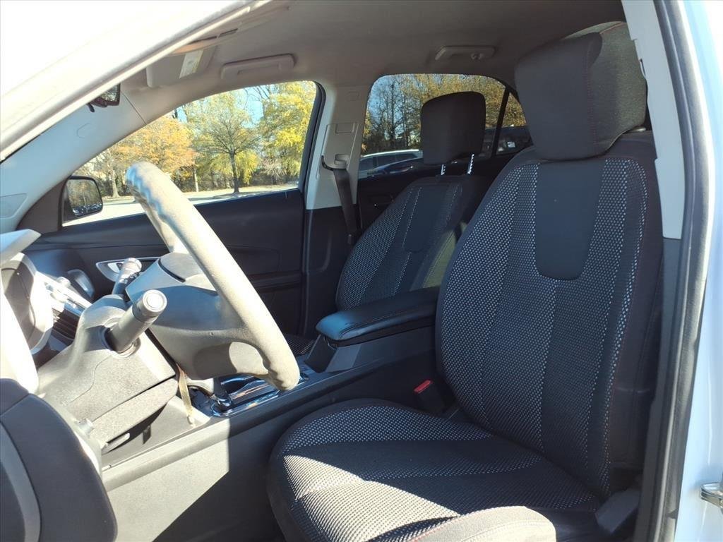 Used 2017 Summit White Chevrolet LS image 8