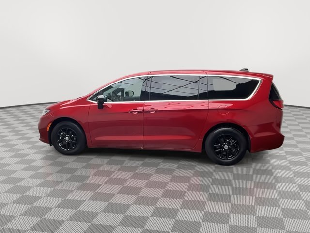2025 Chrysler Pacifica Select - Photo 35