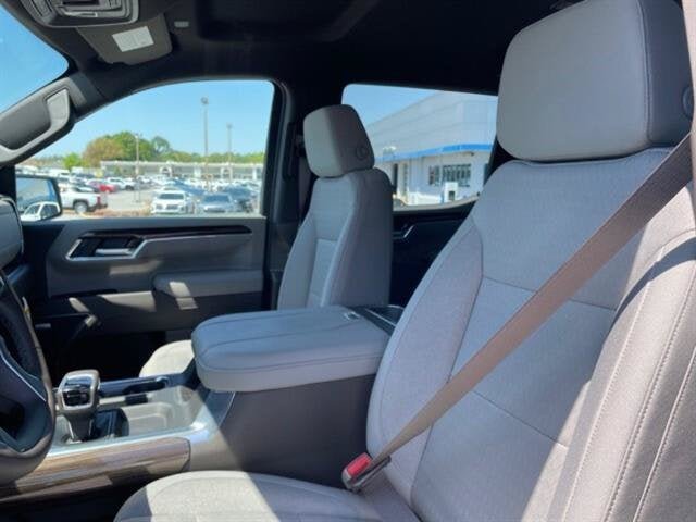 Used 2025 Summit White Chevrolet RST image 40