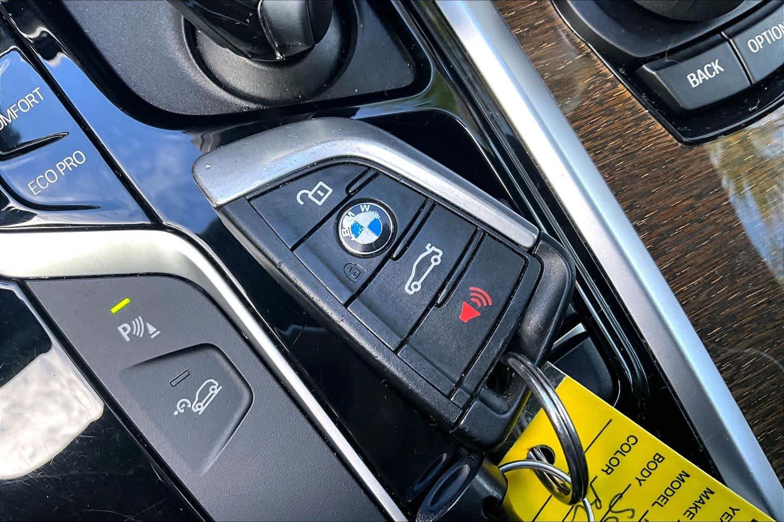 Used 2019 Jet Black BMW xDrive30i image 15