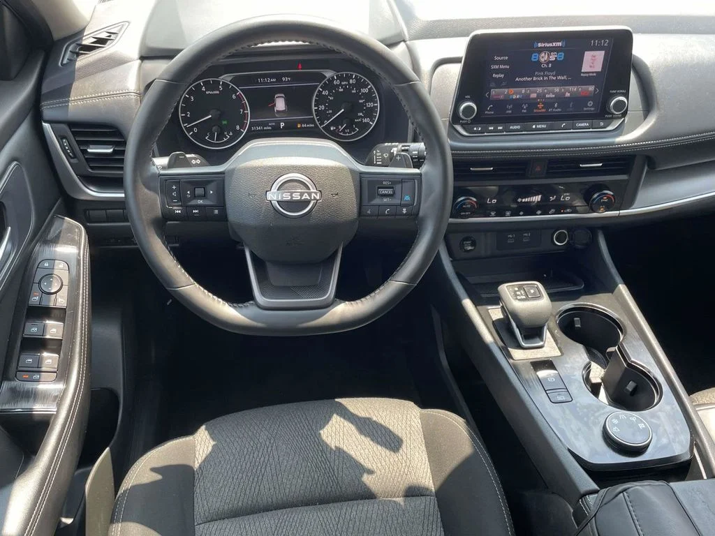 Used 2025 Gray Nissan SV image 9