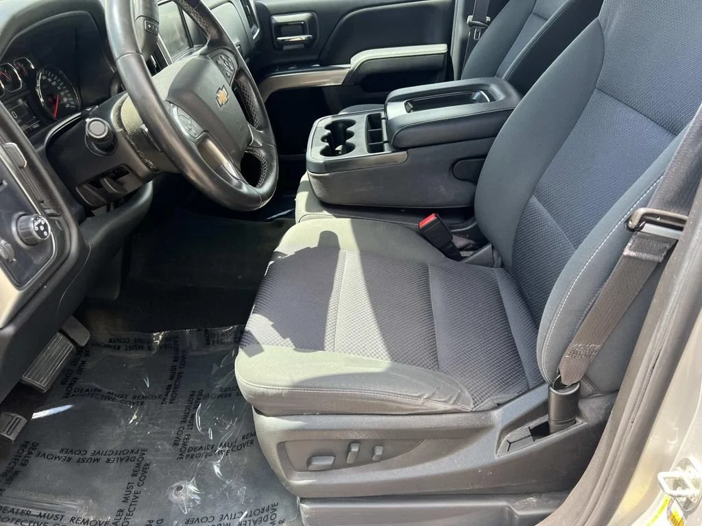 Used 2017 SILVER ICE METALLIC Chevrolet LT image 15