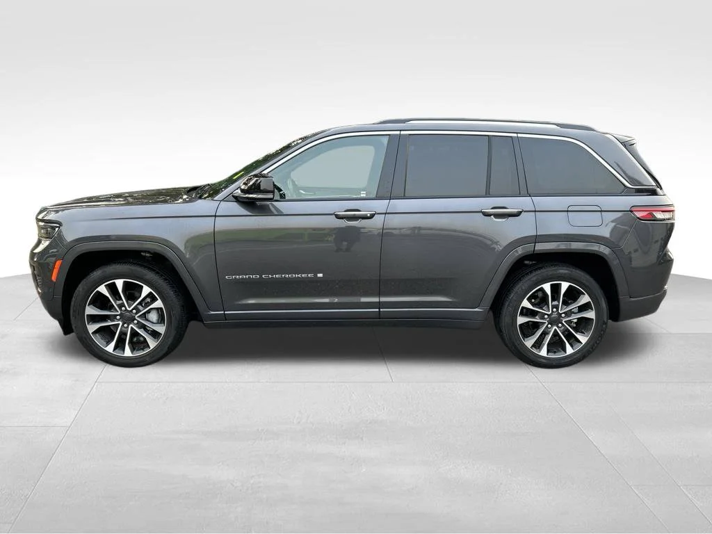 Used 2022 Gray Jeep Overland image 2
