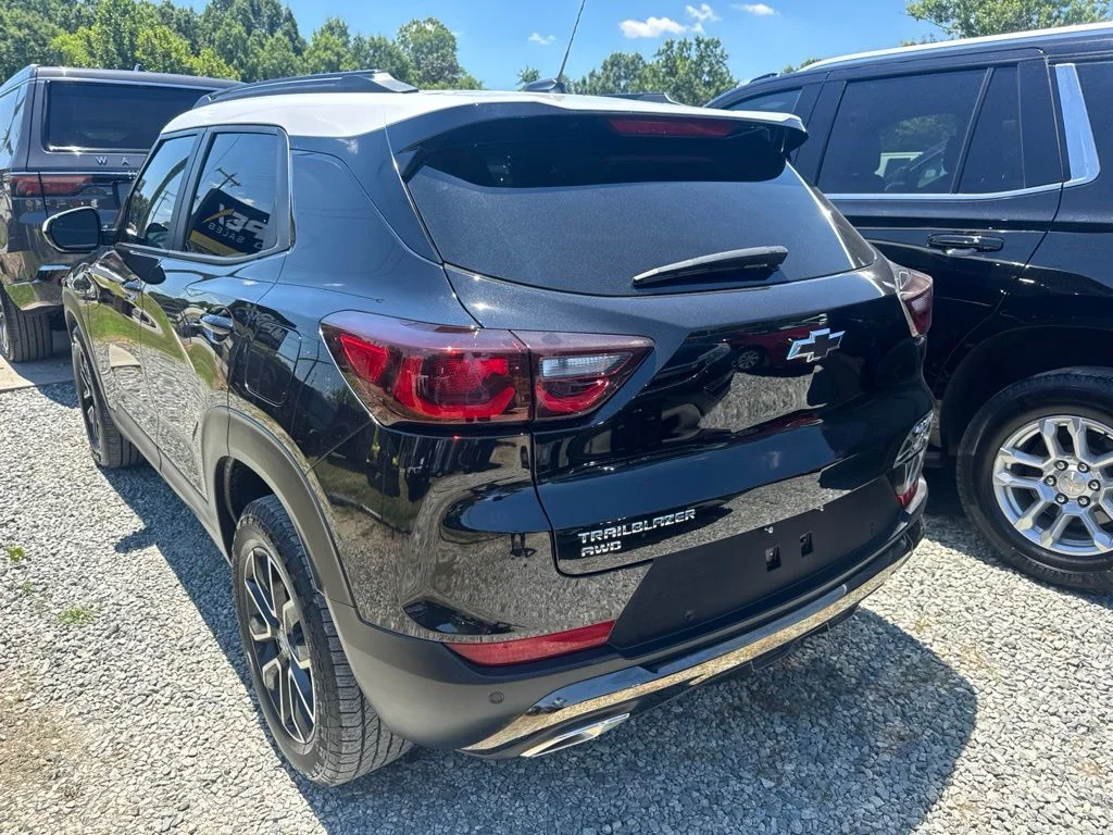 Used 2024 Black Chevrolet ACTIV image 5