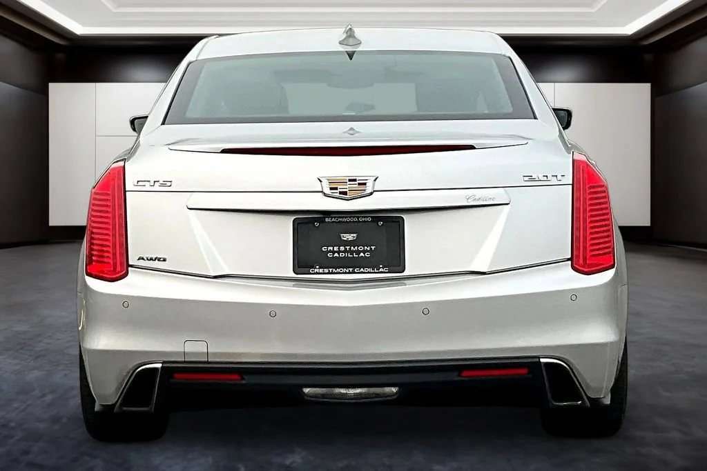 Used 2018 RADIANT SILVER METALLIC Cadillac Luxury AWD image 5