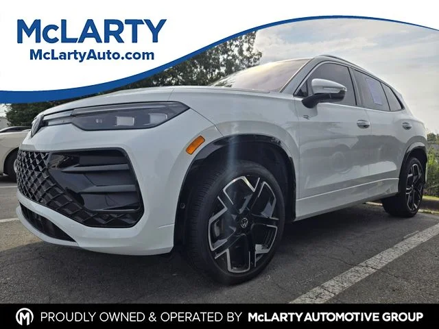 Used 2025 White/off-white Volkswagen 2.0T SEL R-Line image 1
