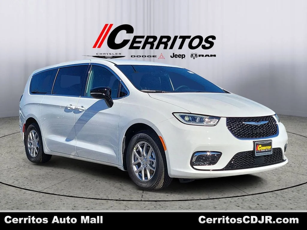 2026 Chrysler Pacifica Select's photo
