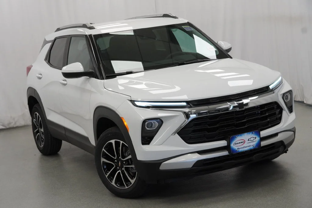 New 2026 Summit White Chevrolet LT image 12