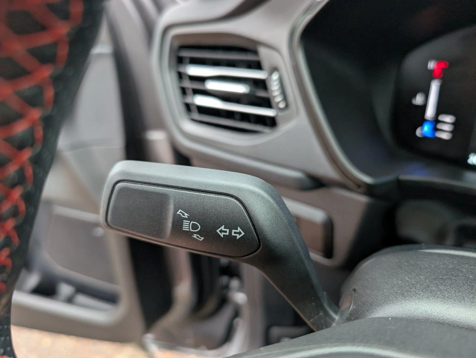 Used 2024 Carbonized Gray Ford ST-Line image 25