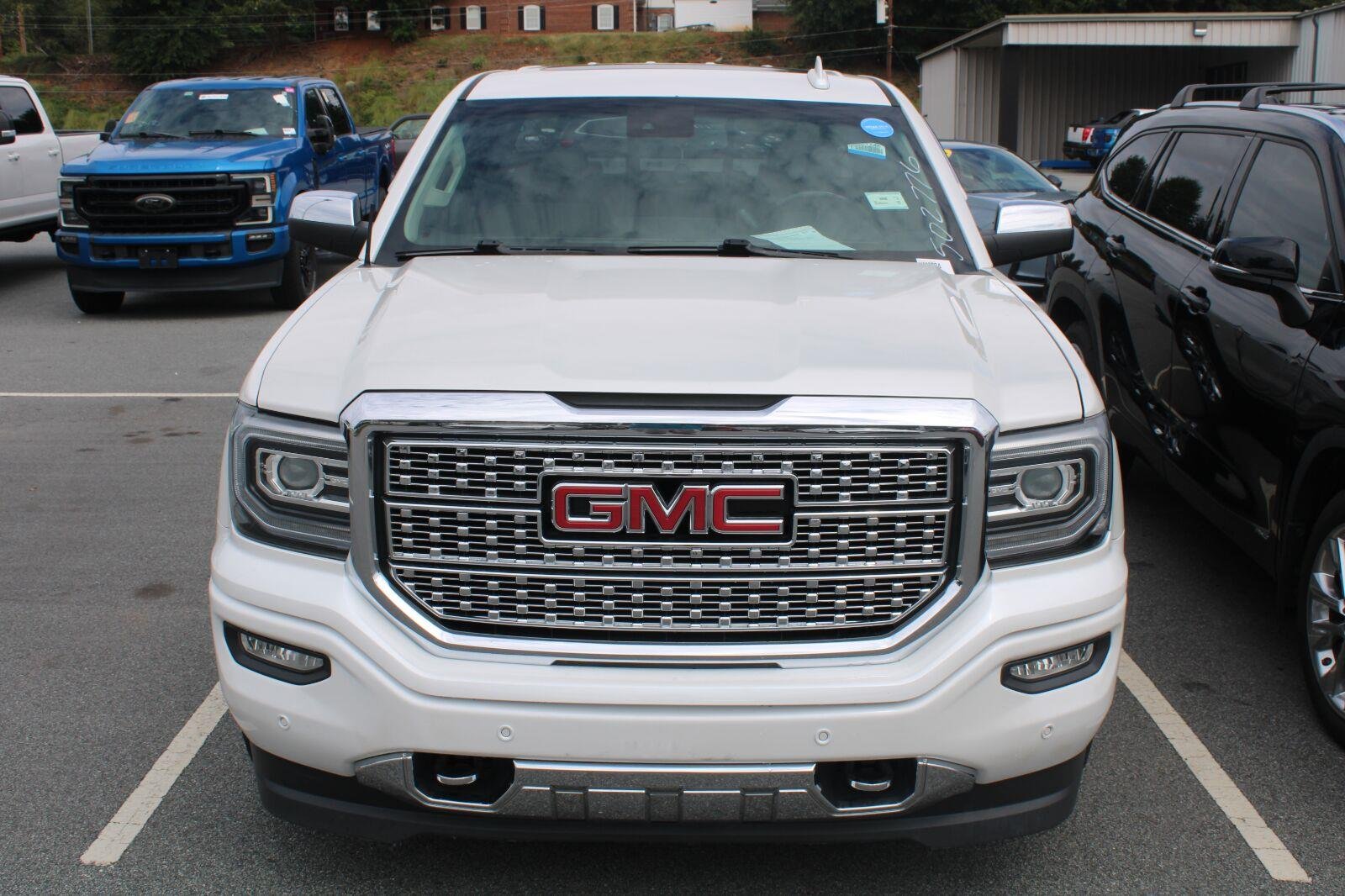 Used 2017 White Frost Tricoat GMC Denali image 2