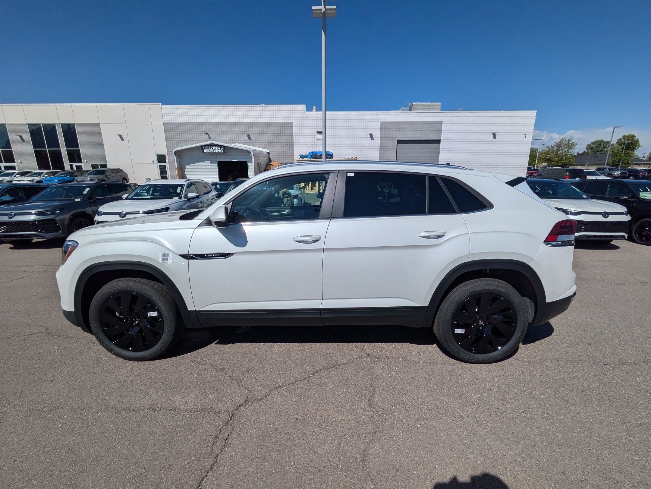 New 2026 Opal White Pearl Volkswagen 2.0T SE w/Technology image 7