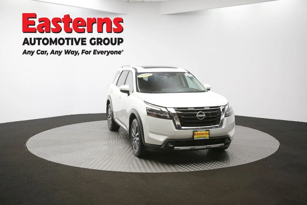 Used 2022 White Nissan Platinum image 55