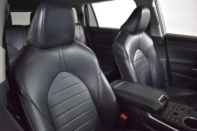 2023 Toyota Highlander XLE - Photo 21