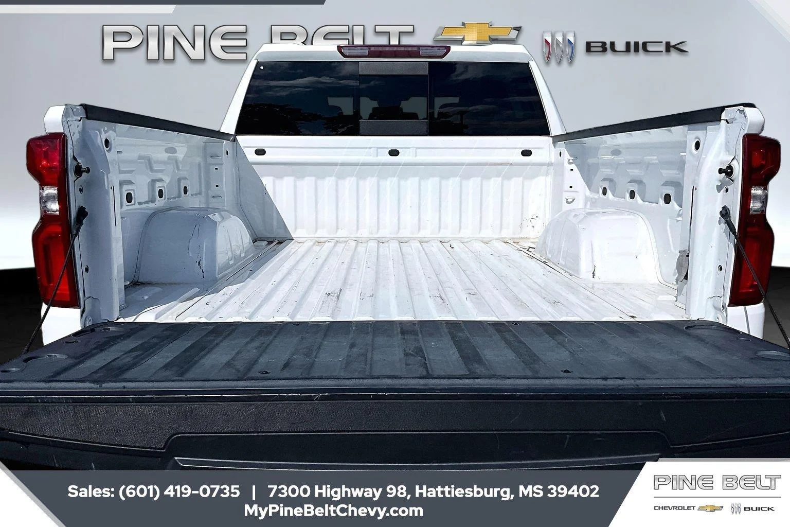 Used 2024 Summit White Chevrolet RST image 5