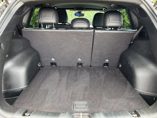 Used 2024 Black Jeep Latitude image 31
