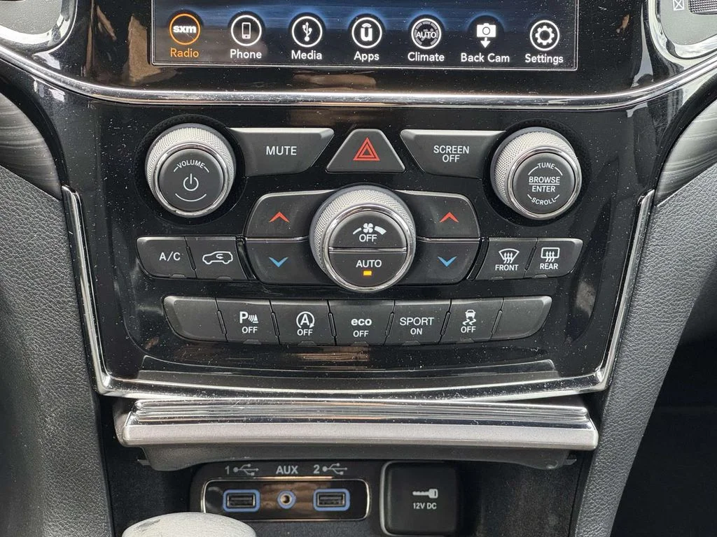 Used 2019 White Jeep Laredo image 20