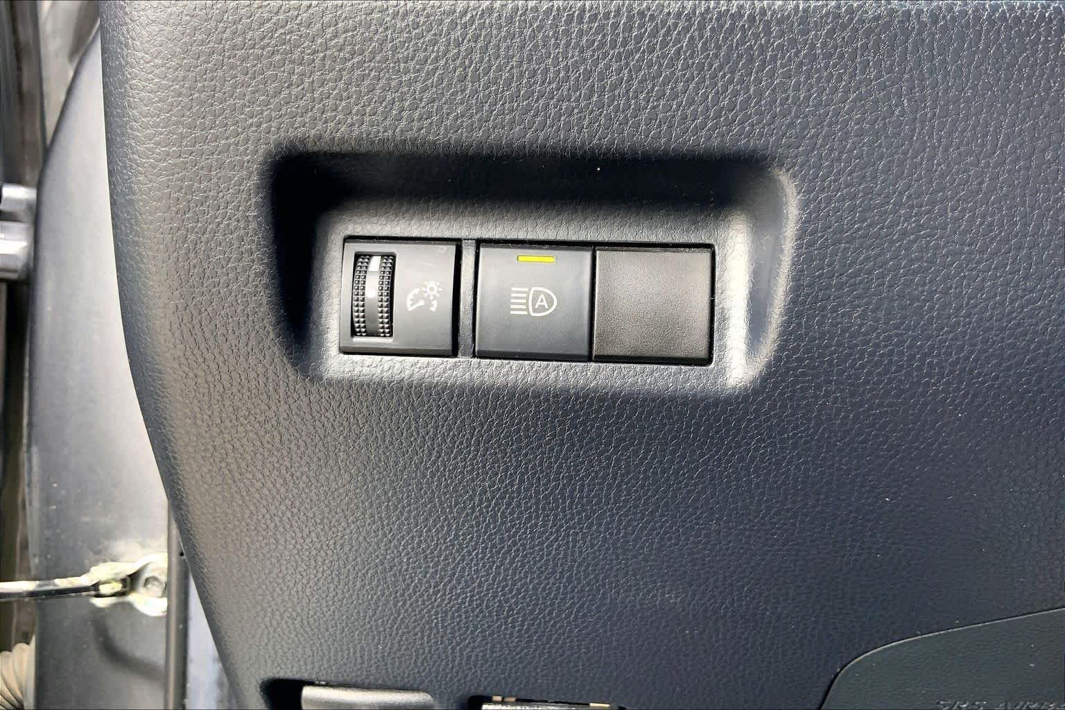 Used 2020 Magnetic Gray Metallic Toyota XLE image 33