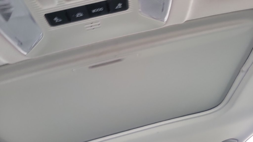 Certified Used 2022  Toyota XLE Premium image 17
