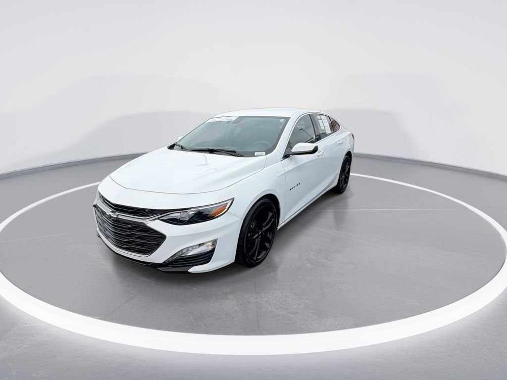 Used 2024 White Chevrolet LT image 4