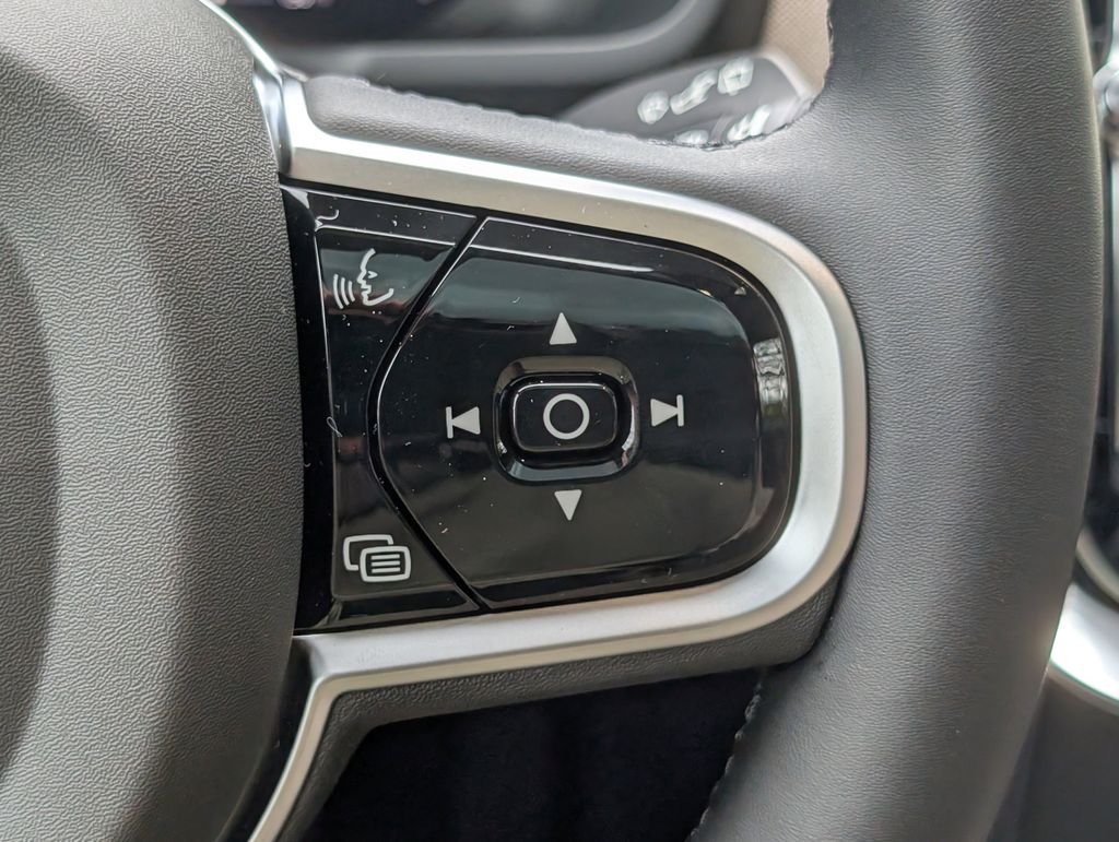 2026 Volvo XC90 Plus - Photo 20