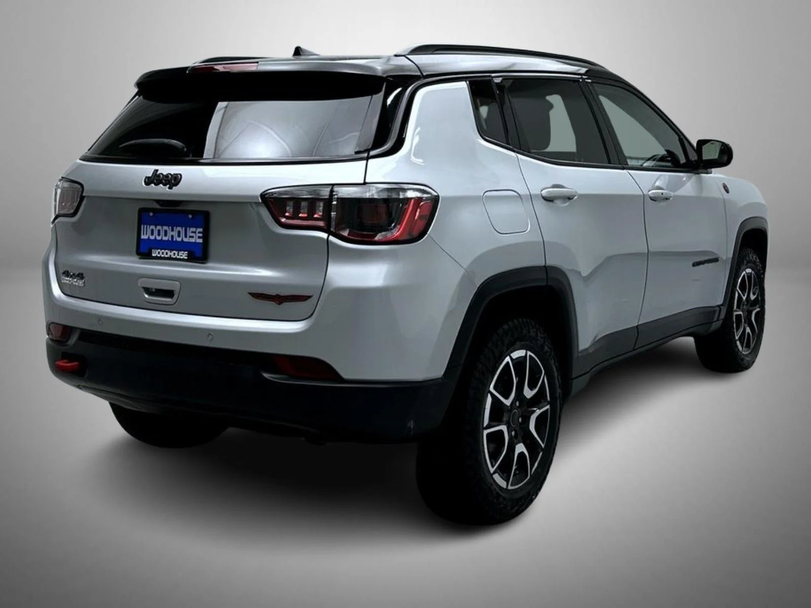Used 2025 Silver Jeep Trailhawk image 5