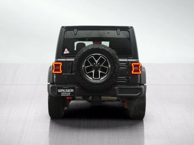 Used 2024  Jeep Rubicon image 4