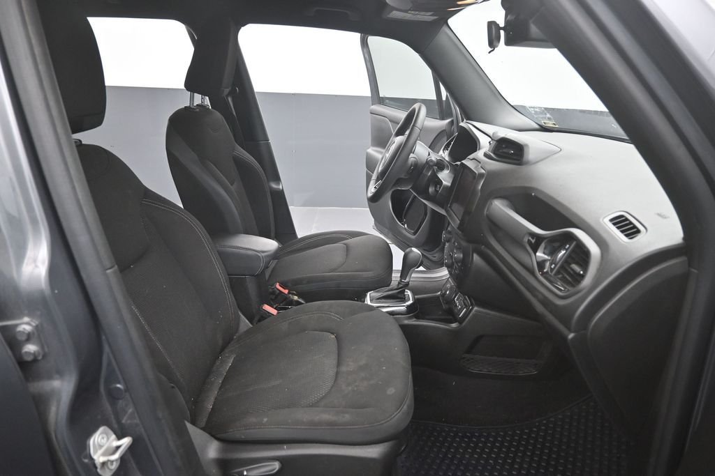 Used 2022 Gray Jeep Altitude image 12