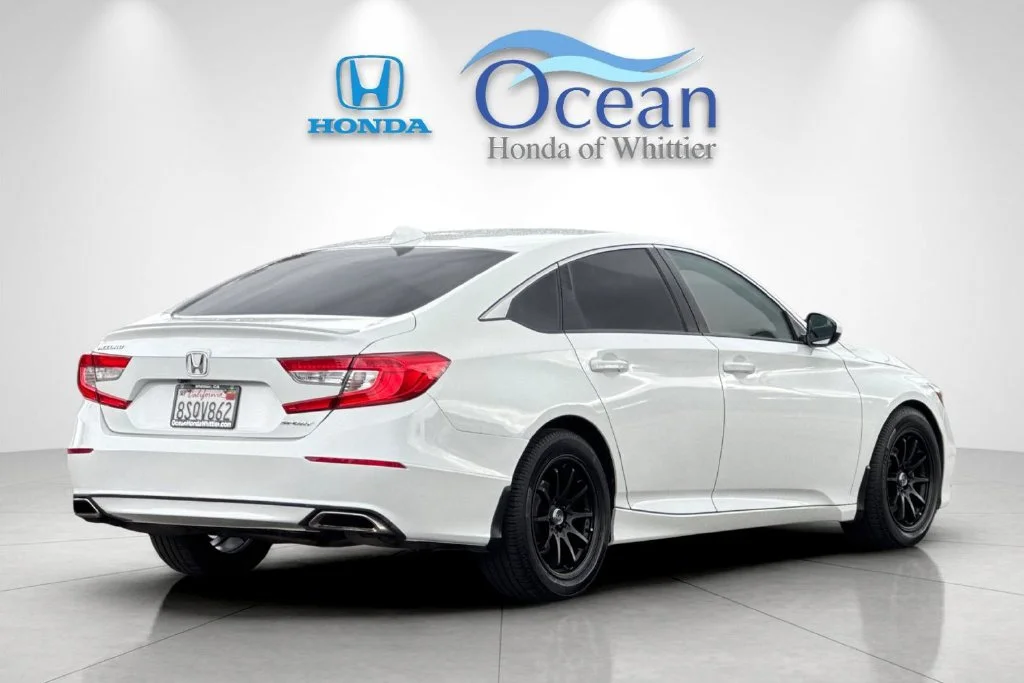 Used 2020 Platinum White Pearl Honda Sport image 4