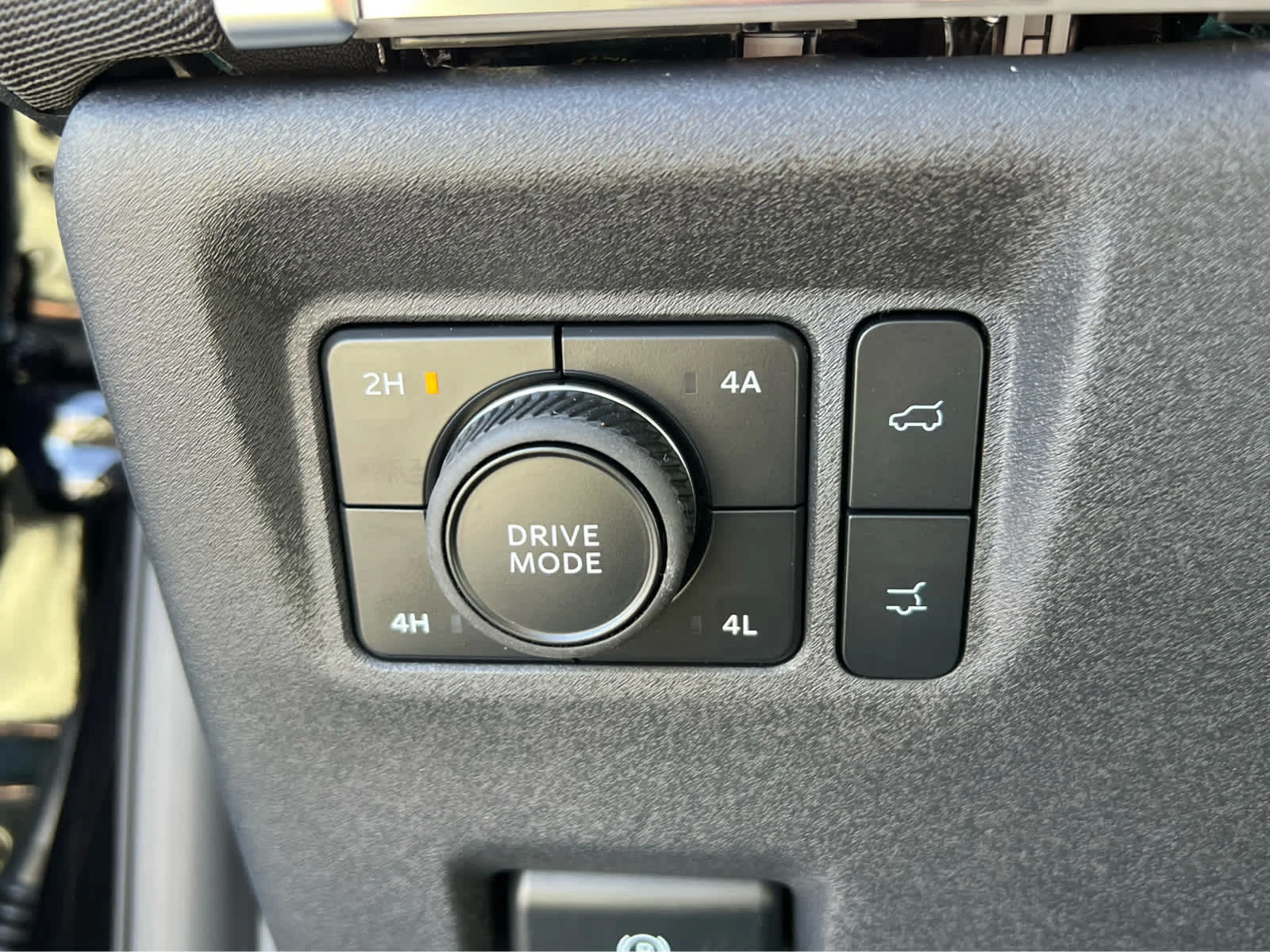 New 2026 Agate Black Metallic Ford MAX Platinum® image 33