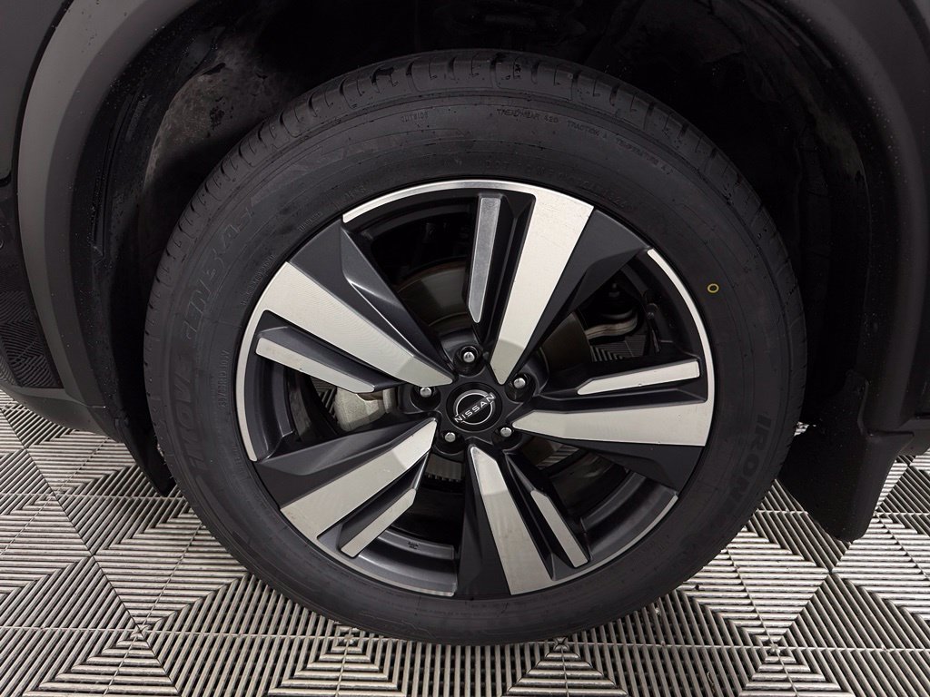 Used 2023 Black Nissan SL image 12