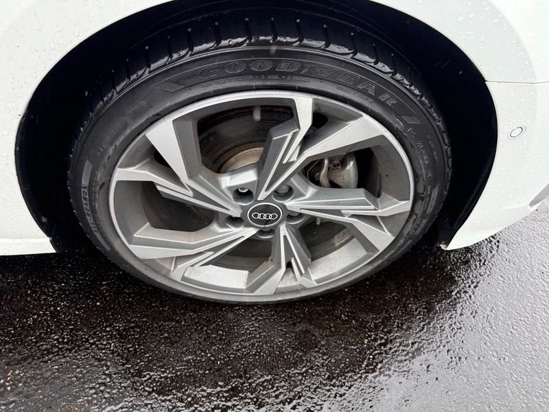 Used 2022 White Audi 40 Premium image 15