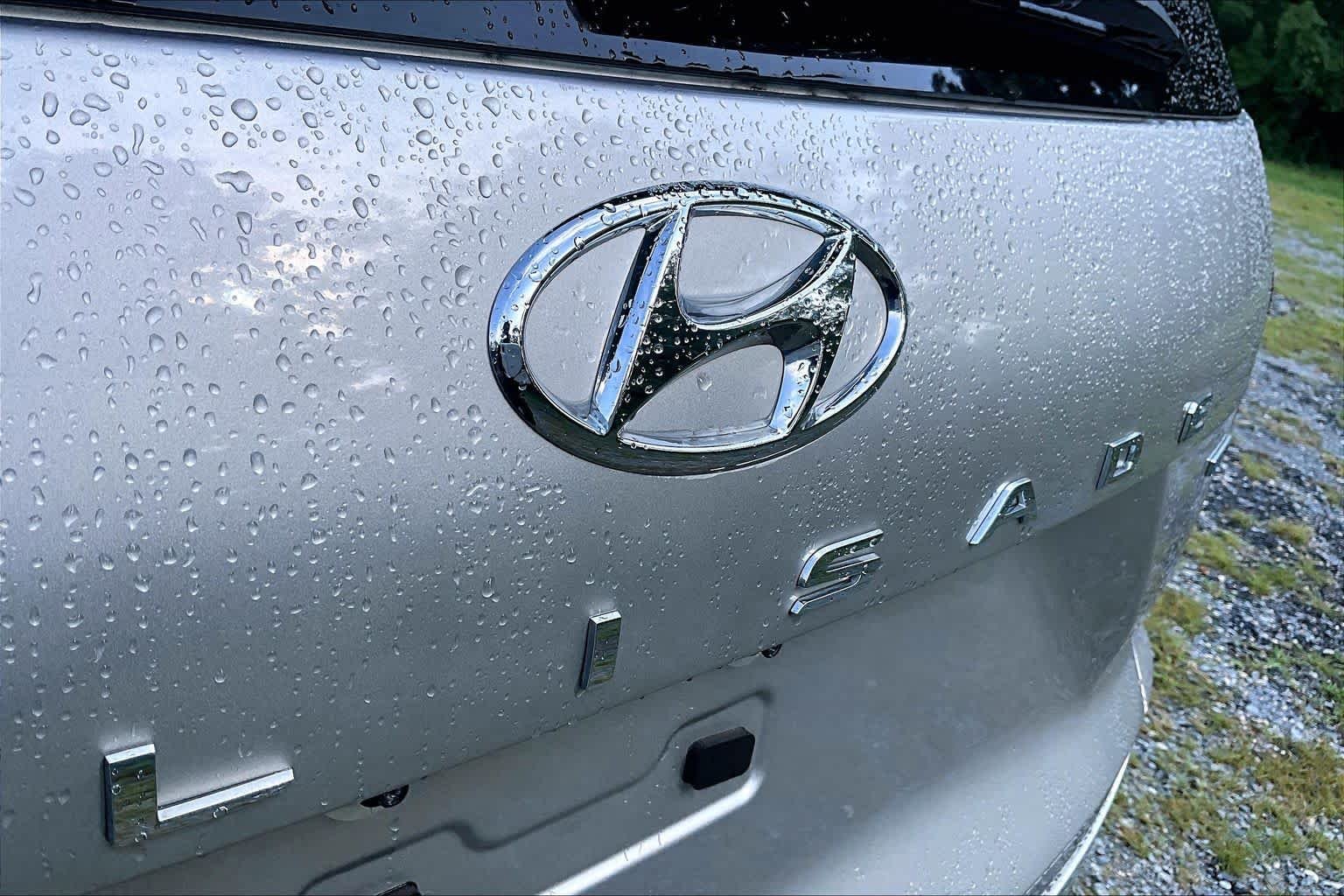 Used 2021 Typhoon Silver Hyundai SEL image 31