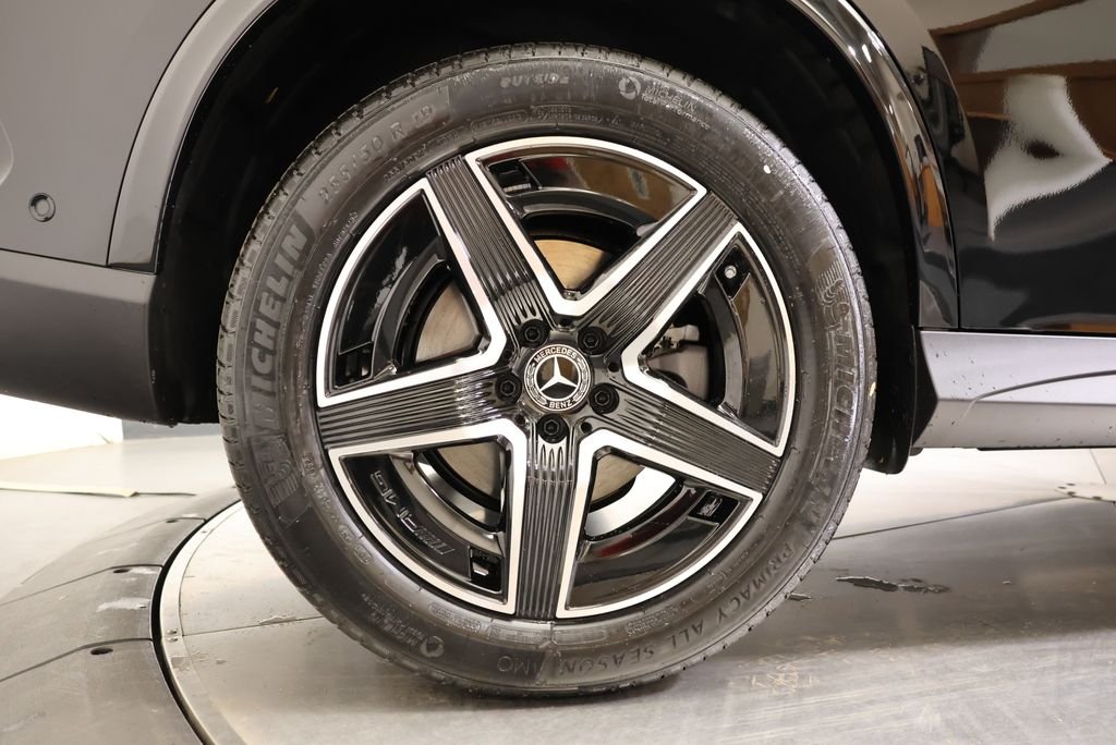 Certified Used 2026 Black Mercedes-Benz GLC 300 image 13