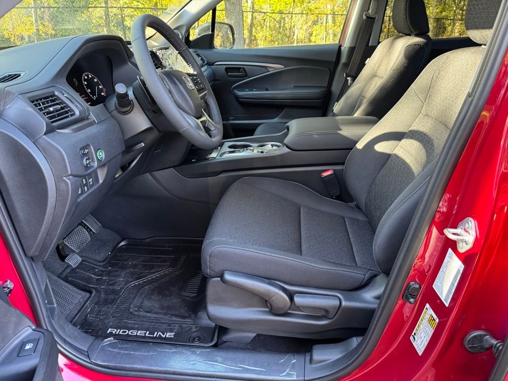 2025 Honda Ridgeline Sport - Photo 11