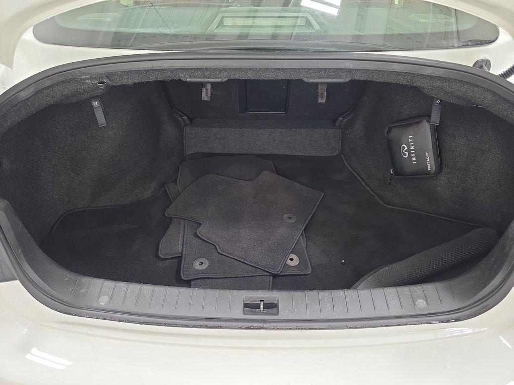 Certified Used 2023 Majestic White INFINITI LUXE image 29