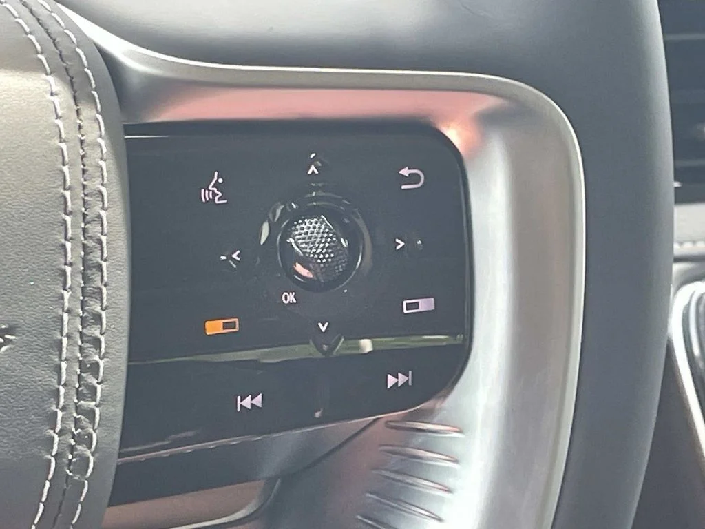 Used 2025 Black INFINITI SENSORY image 28