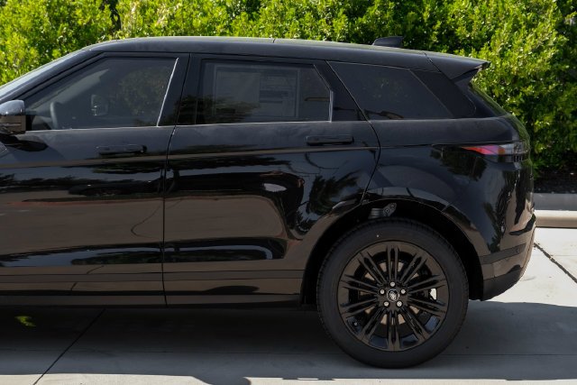 New 2026 Santorini Black Land Rover S image 20