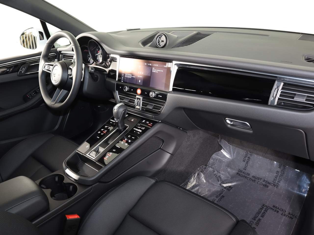 2025 Porsche Macan - Photo 21