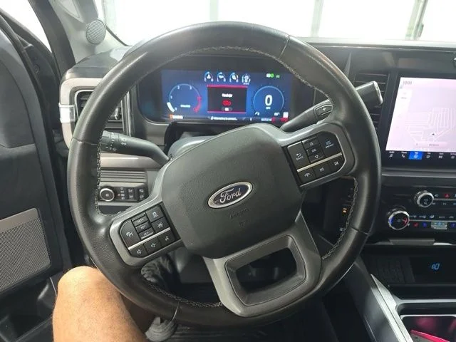 Used 2025  Ford Lariat image 10