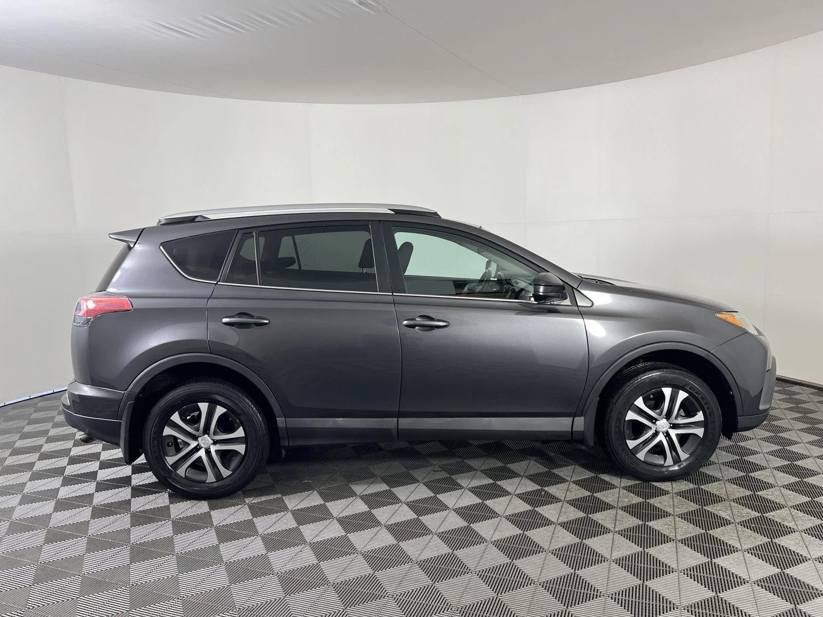 Used 2016 Magnetic Gray Metallic Toyota LE image 13