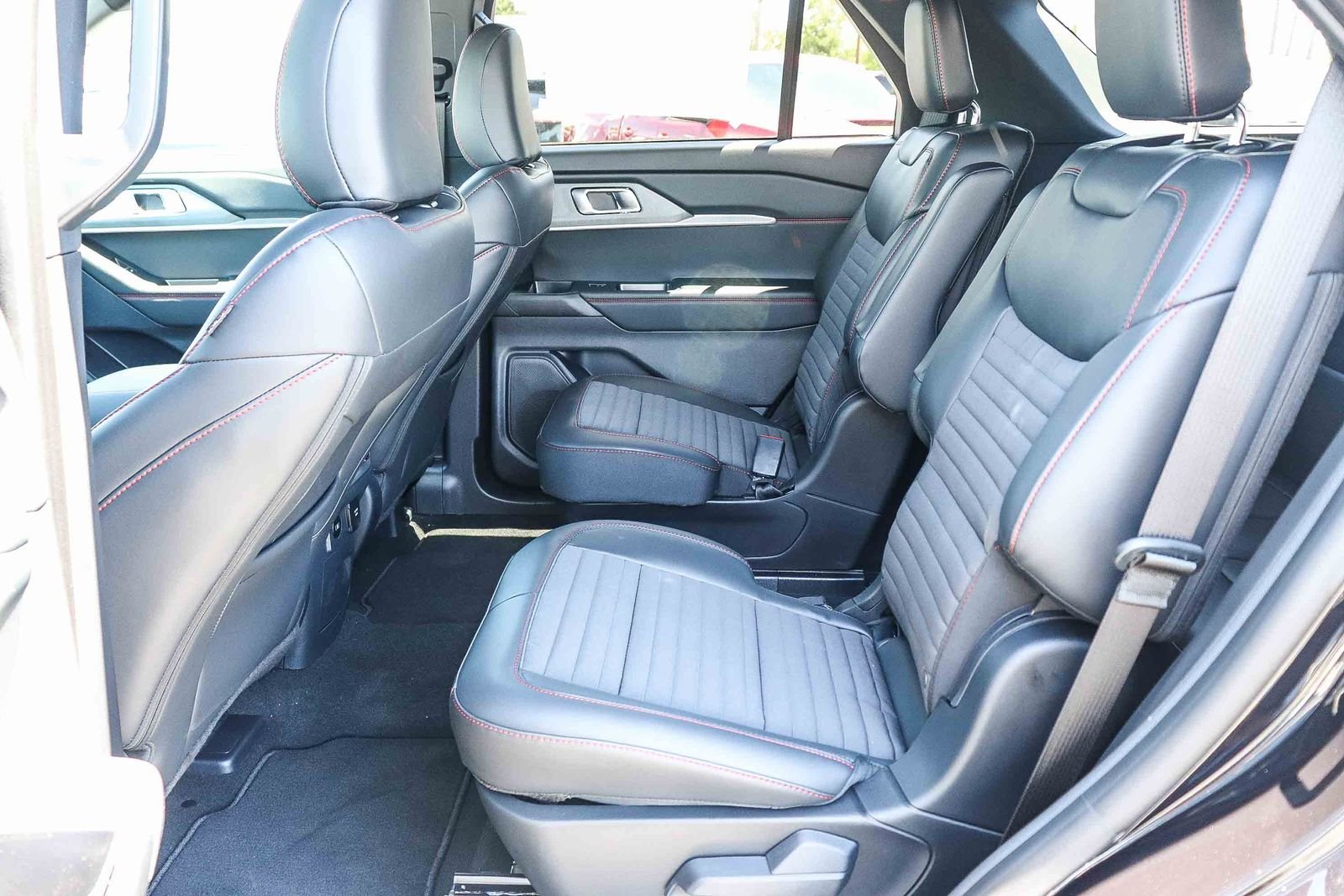 New 2026 Agate Black Metallic Ford ST-Line image 17