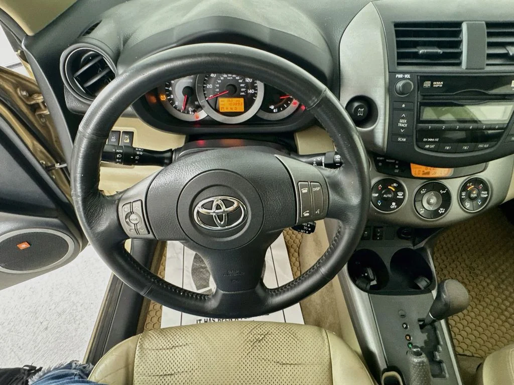 Used 2009 Sandy Beach Metallic Toyota Limited image 12