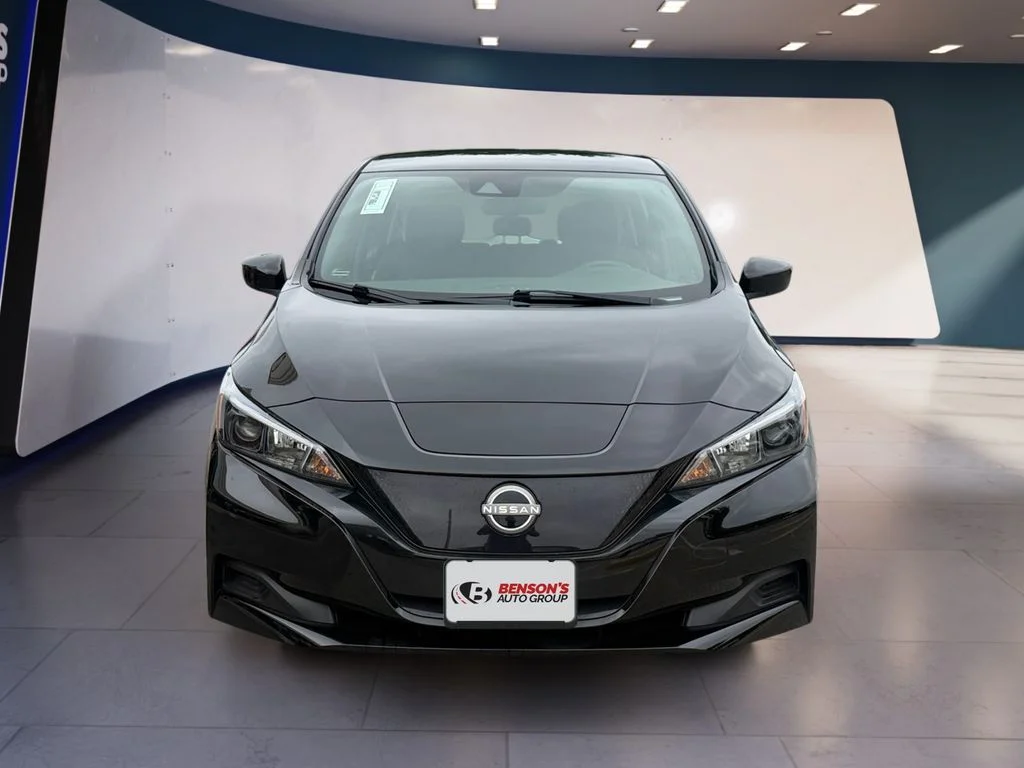 Used 2023 Black Nissan S image 8