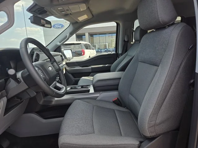 New 2026 Oxford White Ford XLT image 31