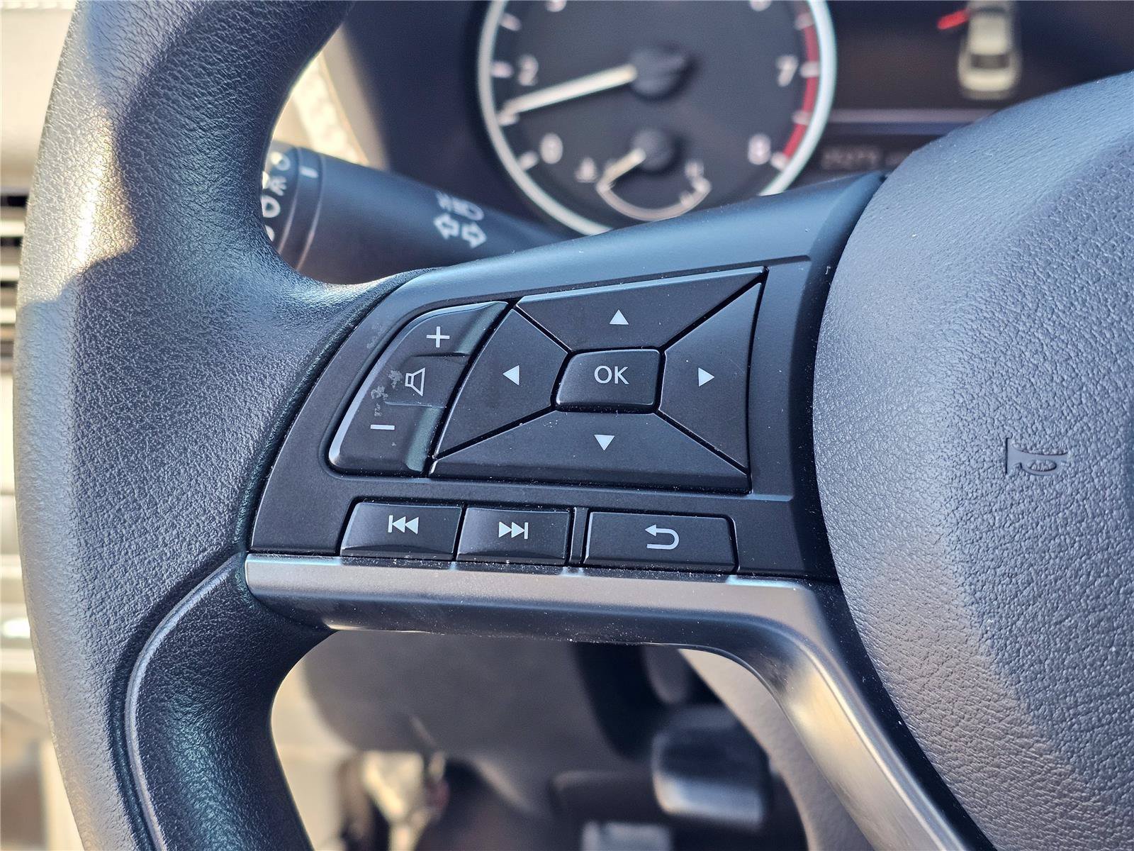 Used 2025 Super Black Nissan SV image 19