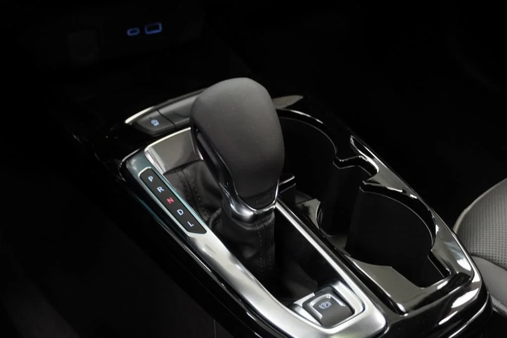 New 2026 Mosaic Black Metallic Chevrolet ACTIV image 19