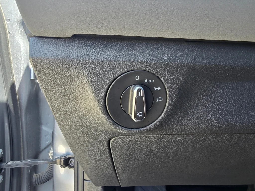 Used 2025 Gray Volkswagen SE image 20