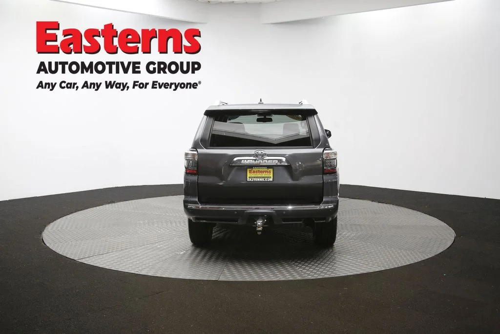 Used 2015 Gray Toyota Limited image 101